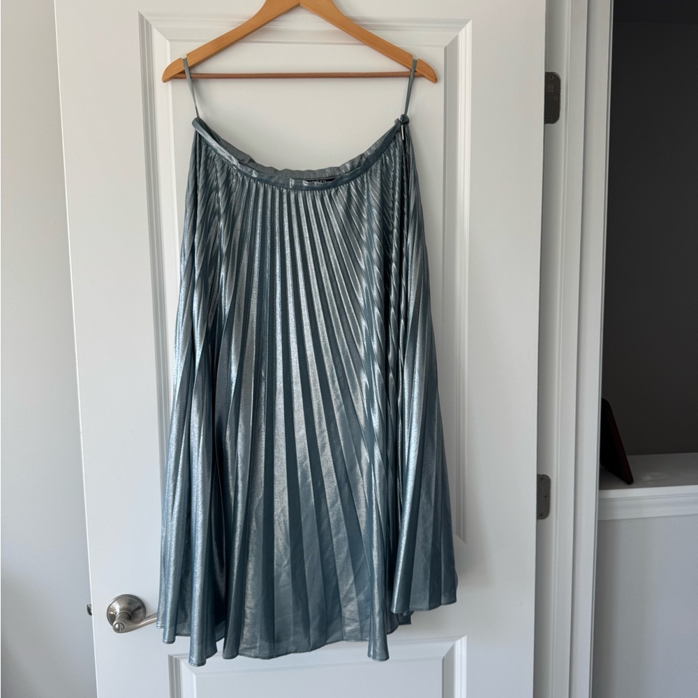 Elegant Blue Pleated Skirt